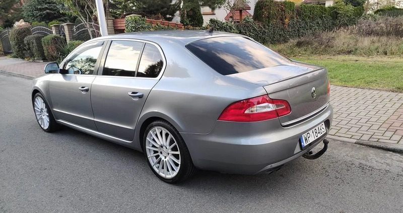 Skoda Superb cena 29900 przebieg: 208000, rok produkcji 2011 z Płock małe 704